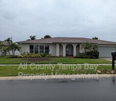3931 Venetian Way in Tampa, FL - Building Photo