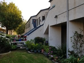 Palmyra Villas in Orange, CA - Foto de edificio - Building Photo