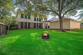 122 Crystal Reef Dr in League City, TX - Building Photo - Building Photo