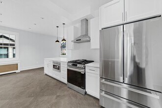 70 Normandy Rd in Yonkers, NY - Foto de edificio - Building Photo