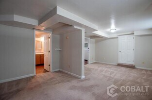 1005 Greenwood Ave NE