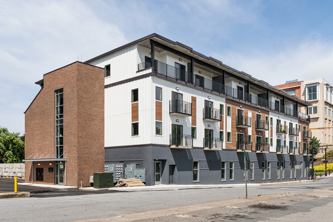 12th & Court Lofts in Lynchburg, VA - Foto de edificio