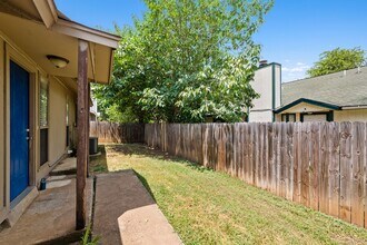 702 Misty Morning Way in Round Rock, TX - Foto de edificio - Building Photo