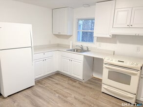 126 Skipper St in New Britain, CT - Building Photo - Building Photo