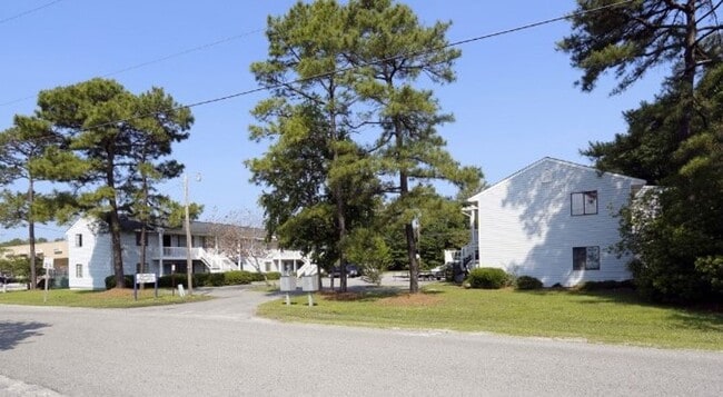 445 Sandy Ln in Surfside Beach, SC - Building Photo - Building Photo