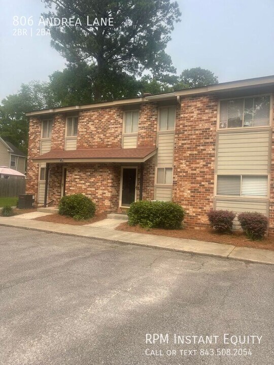 806 Andrea Ln in Hanahan, SC - Foto de edificio