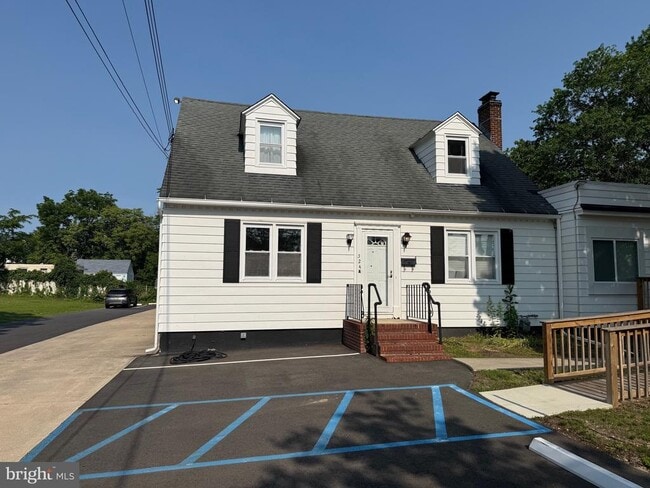 property at 524 N East Ave
