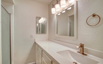 301 W Ray Rd in Chandler, AZ - Building Photo