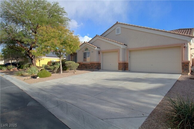8337 Christinas Cove Ave in Las Vegas, NV - Building Photo - Building Photo