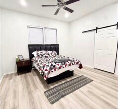 2400 Burkett St. in Houston, TX - Building Photo - Building Photo