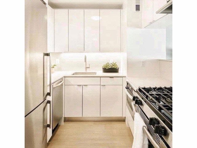 500 2nd Ave-Unit -5F in New York, NY - Building Photo - Building Photo