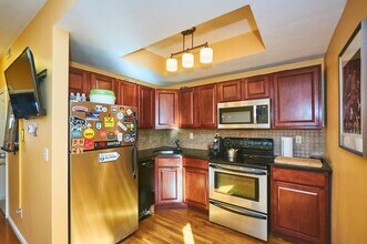 11 Boston St, Unit 2 in Boston, MA - Building Photo - Building Photo
