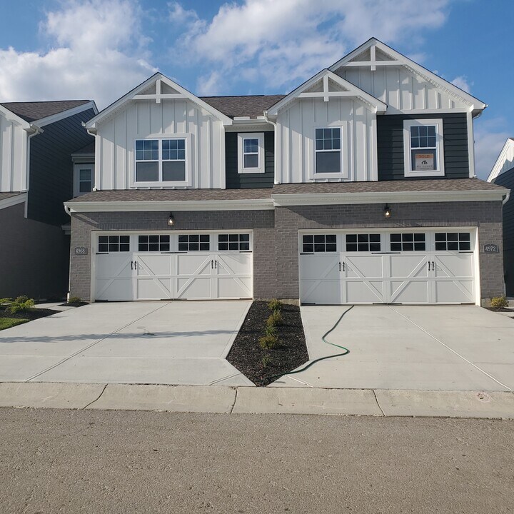 4972 Pebble Ct in Liberty Township, OH - Building Photo