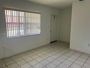 832 NE 5th Ave in Homestead, FL - Building Photo - Building Photo