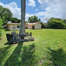 60 Palmetto Dr in Miami Springs, FL - Building Photo - Building Photo