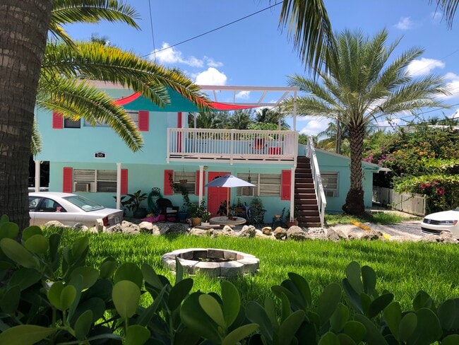 205 Coral Rd, Unit 2