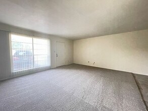 201 W Lincoln Ave in Copperas Cove, TX - Foto de edificio - Building Photo