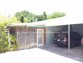 3513 Norwood Ct in Sarasota, FL - Building Photo - Building Photo