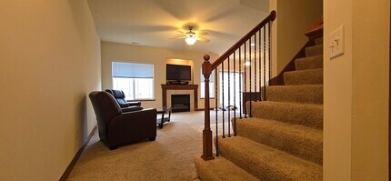 821 SE Crossings Ln in Grimes, IA - Building Photo - Building Photo