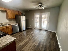 1200 Oakview Dr in Benton, AR - Building Photo - Building Photo