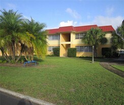 5831 8th Ave N in St. Petersburg, FL - Building Photo