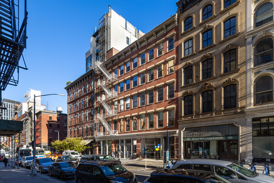 56-58 Warren St in New York, NY - Building Photo