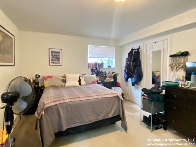 19 Griggs Pl, Unit 1