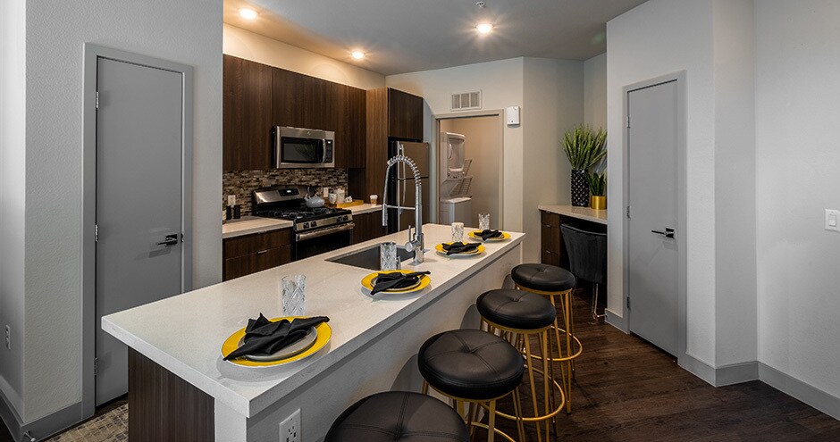 Aster Blue Diamond Apartments in Las Vegas, NV - Foto de edificio