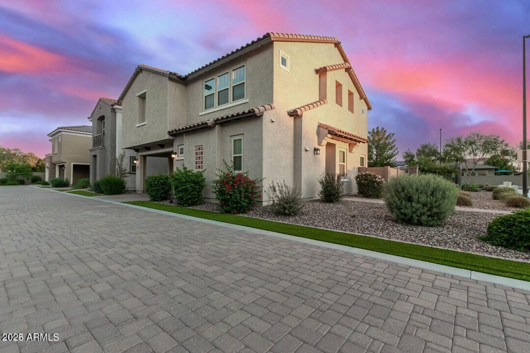 649 N Abalone Dr in Gilbert, AZ - Building Photo