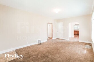 410 Bangs St in Aurora, IL - Building Photo - Building Photo