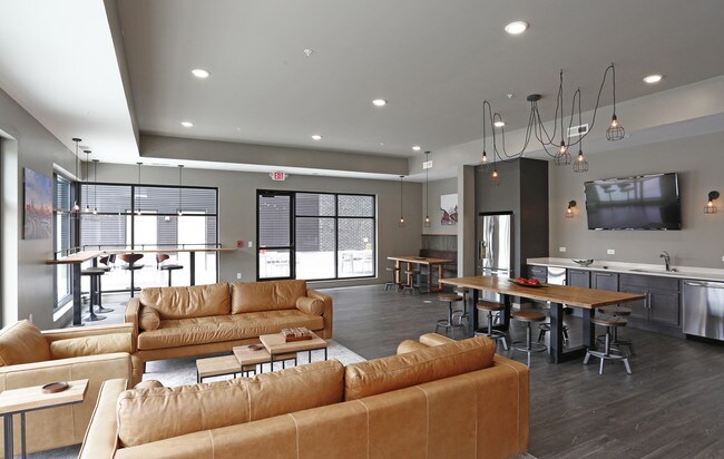 Duveneck Square in Covington, KY - Building Photo - Interior Photo