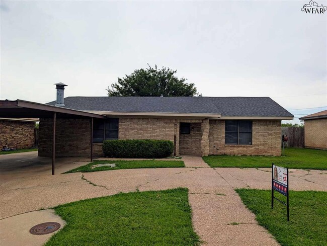 property at 2805 S Bandera Dr