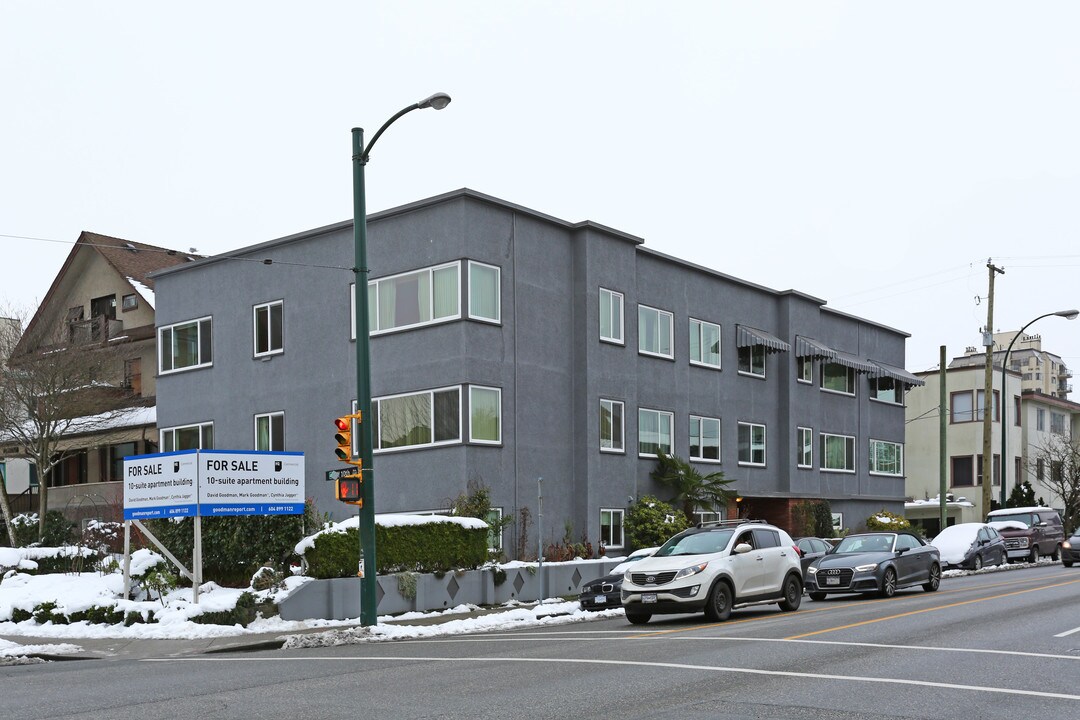 2626 Fir St in Vancouver, BC - Building Photo