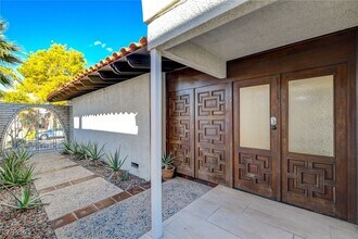 945 Vegas Valley Dr in Las Vegas, NV - Building Photo - Building Photo