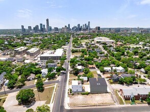 2108 Rosewood Ave in Austin, TX - Building Photo - Building Photo