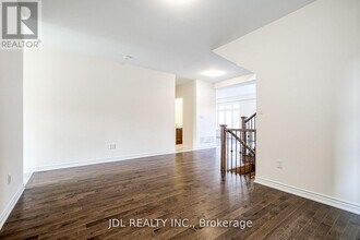 52 Bill Guy Dr in Georgina, ON - Building Photo - Building Photo