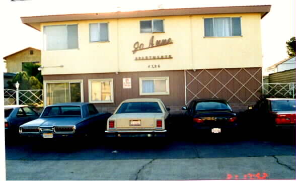 Jo Anne Apartments in San Diego, CA - Foto de edificio - Building Photo