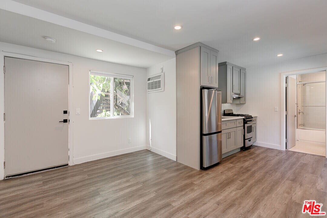 4136 Grand View Blvd in Los Angeles, CA - Building Photo