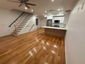 23 E 44th St in Bayonne, NJ - Building Photo - Building Photo