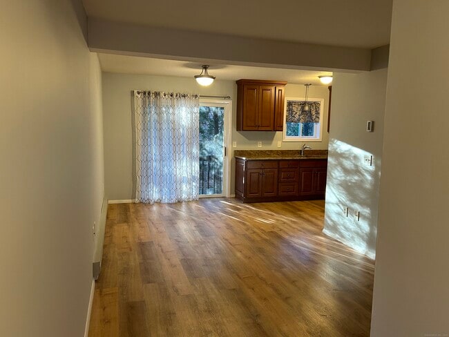 492 East St in Plainville, CT - Building Photo - Building Photo
