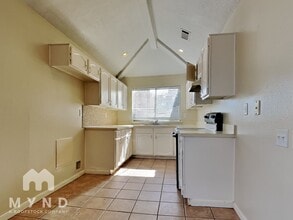 8731 Summit Pines Dr in Humble, TX - Building Photo - Building Photo