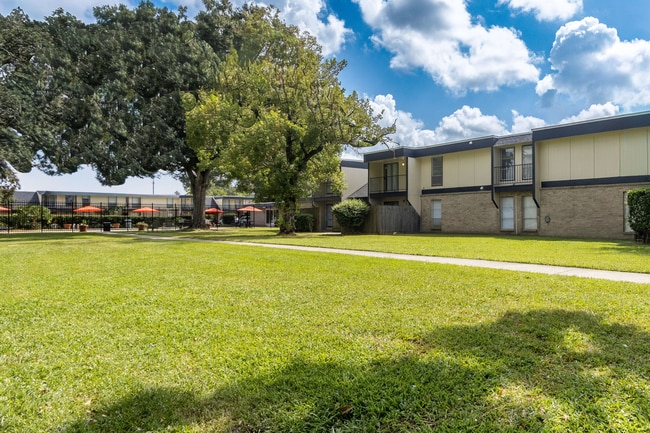 Acadia Park Apartments in Houma, LA - Foto de edificio - Building Photo