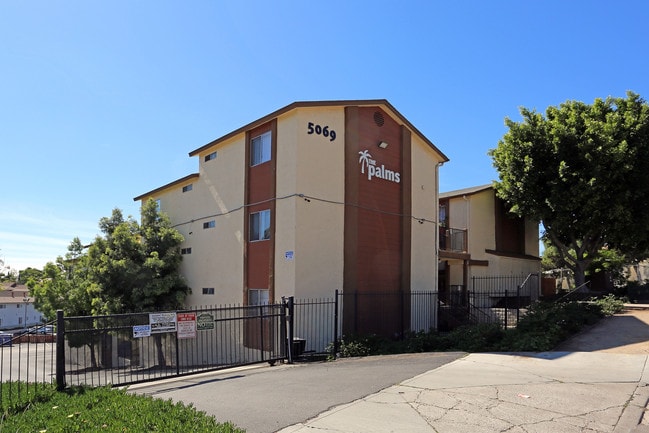 The Palms in San Diego, CA - Foto de edificio - Building Photo