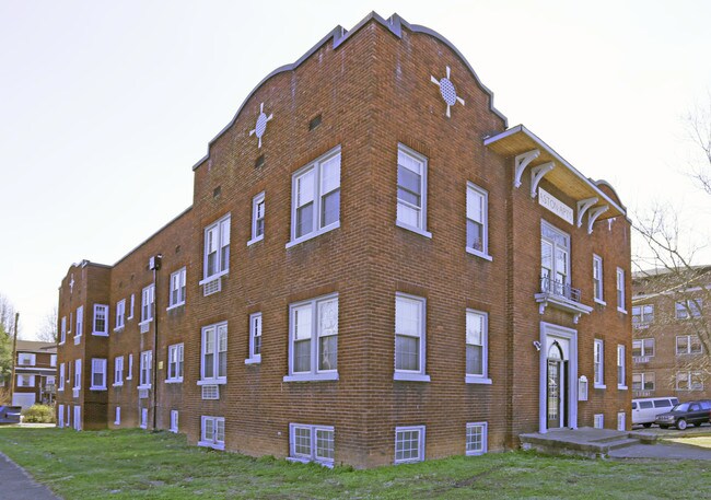 2736 E Magnolia Ave in Knoxville, TN - Foto de edificio - Building Photo