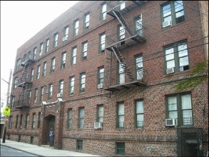 87-21 87th St in Jamaica, NY - Building Photo - Building Photo