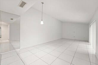 4749 Holly Lake Dr in Greenacres, FL - Building Photo - Building Photo