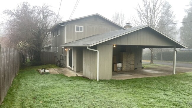 1020-1040 E 26th Ave in Eugene, OR - Building Photo - Building Photo