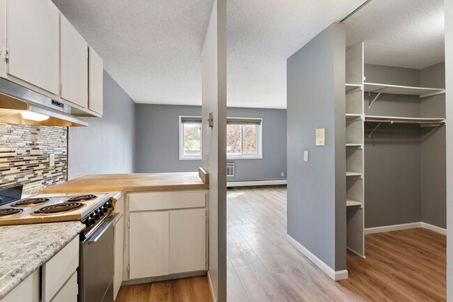 property at 2616 Harriet Ave