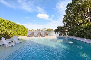 18501 NW 55th Ave in Miami Gardens, FL - Building Photo