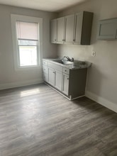2200 W 103rd St in Cleveland, OH - Building Photo - Building Photo